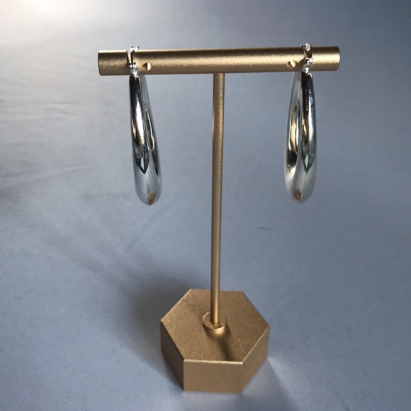 New! Silver Hoop Earrings - Picture 6 of 12